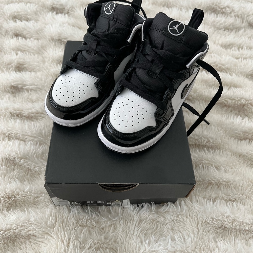 Toddler Jordan 1 Mid 8c